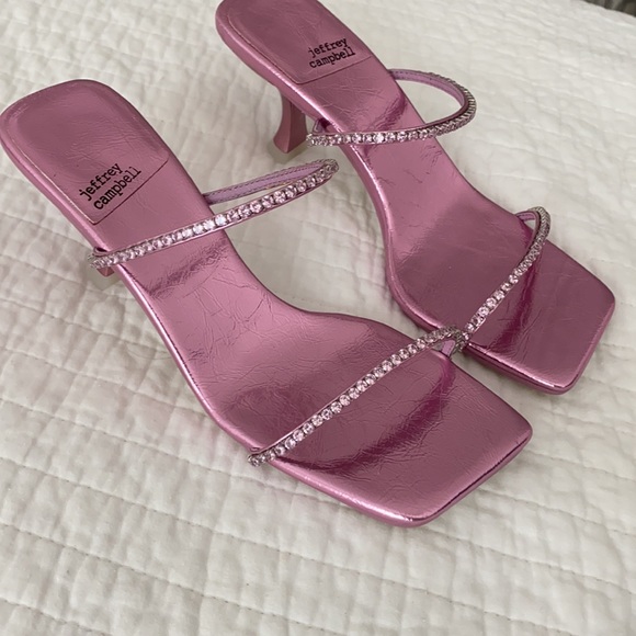 Pink heels - Picture 2 of 5